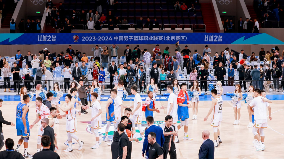 北京ng28南宫男篮出征新赛季，首场“开门红”